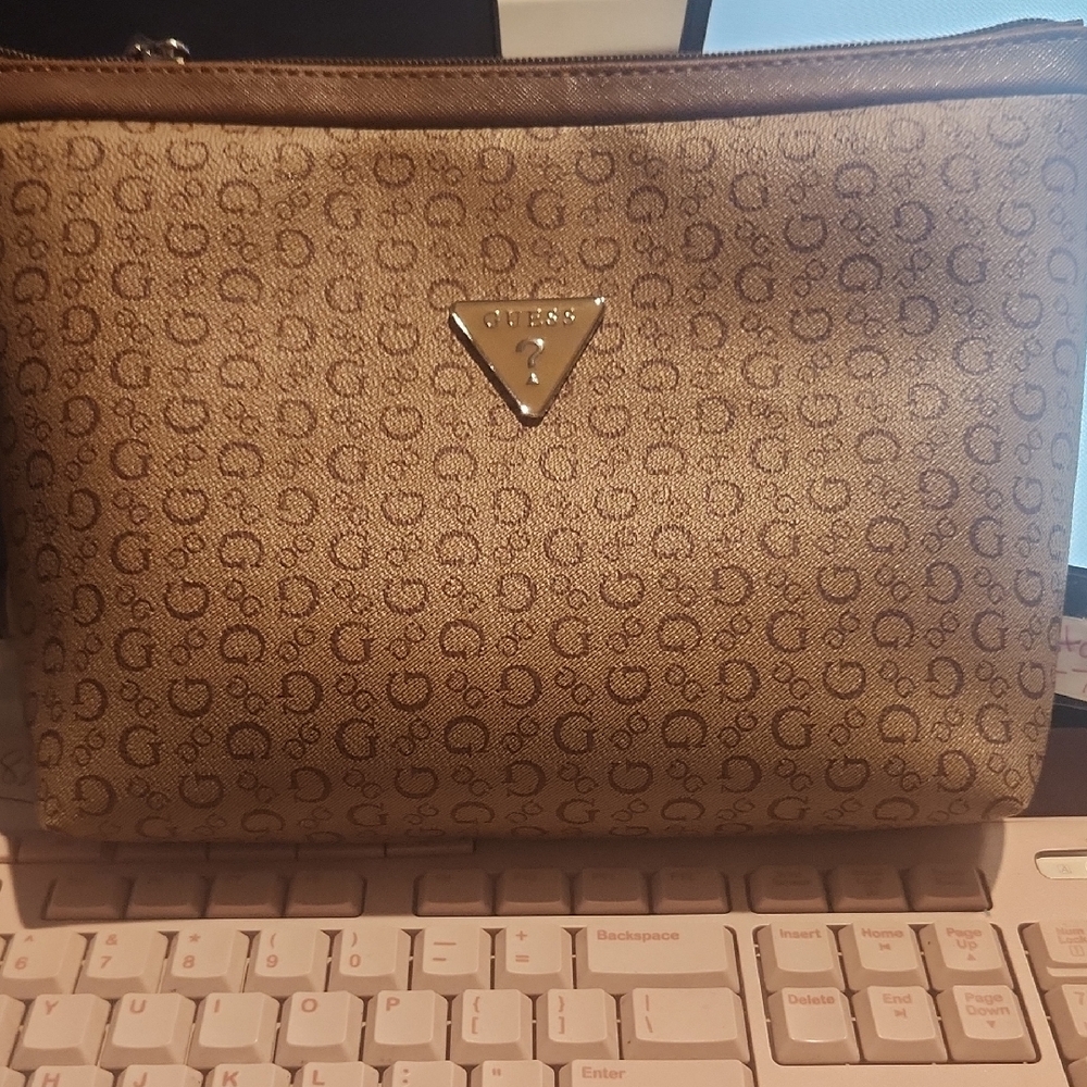 Guess Logo Cosmetic Makeup Pouch Bag Mocha Color
